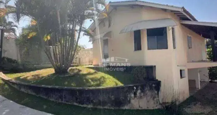 Casa a venda, 4 quartos, 1 suíte, 10 vagas, no bairro Centro em Águas de São Pedro - SP