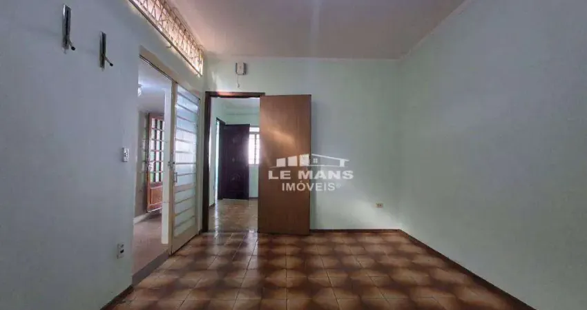 Casa a venda com quintal de terra, 2 quartos, no bairro Vila Independência em Piracicaba - SP