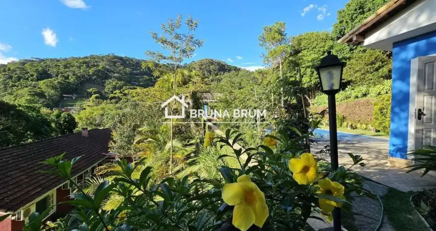 Casa para Venda em Teresópolis, Albuquerque, 4 dormitórios, 3 suítes, 4 banheiros, 6 vagas