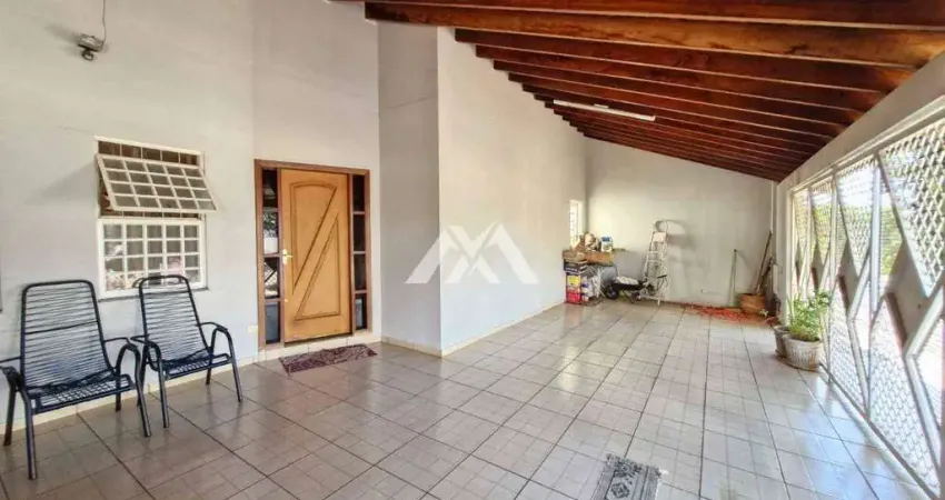Casa com 3 dormitórios à venda por R$470.000 - Jardim Monte Castelo - Marilia/SP