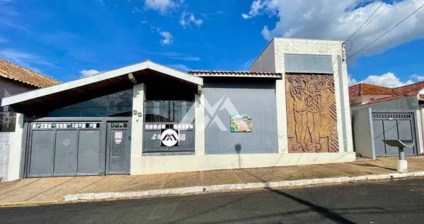 Casa com 2 dormitórios à venda por R$1.100.000 - Centro - Vera Cruz/SP