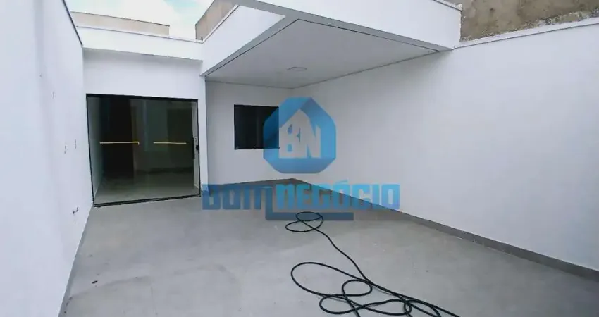 Casa baixa , bairro tiradentes , garagem coberta , otimo acabamento