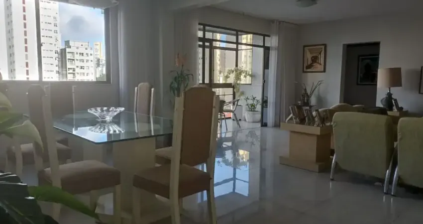 Apartamento com 4 quartos à venda na Avenida Sete de Setembro, 1983, Vitória, Salvador
