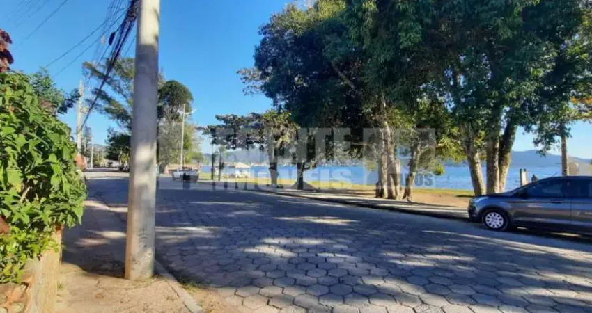 Terreno à venda no bairro Lagoa da Conceição em Florianópolis