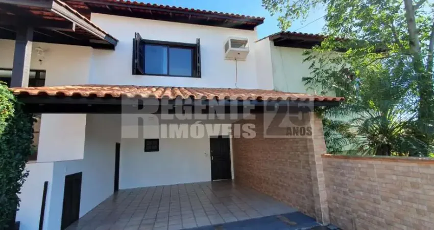 Linda casa à venda no bairro Trindade em Florianópolis