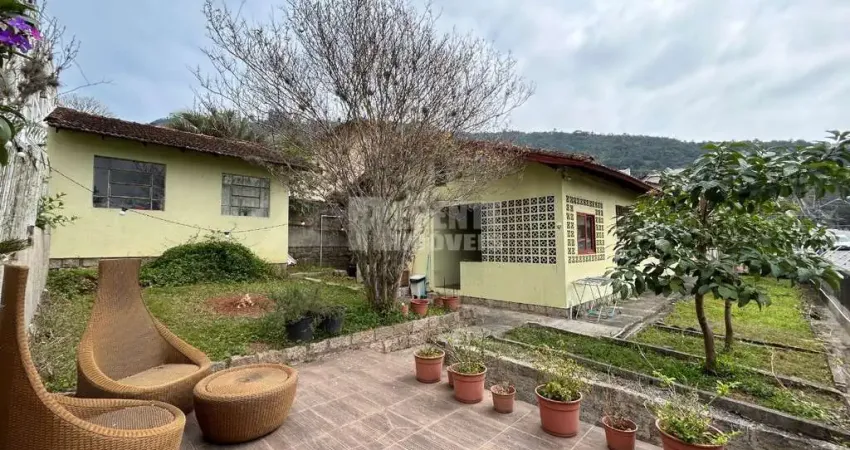 Casa com 4 quartos à venda na Rua Luiz Pasteur, 233, Trindade, Florianópolis