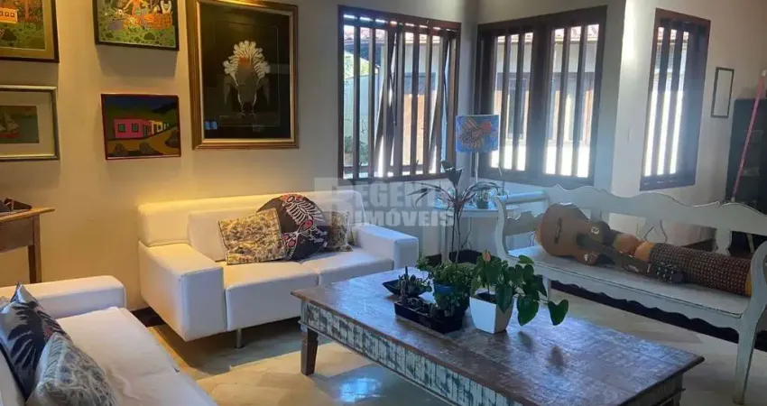 Casa 3 dormitórios sendo 1 suítes no parque são jorge florianópolis