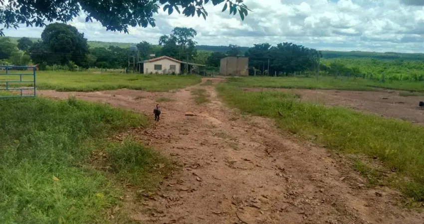 Fazenda à venda em João Pinheiro-MG: 2 quartos, 2 salas, 1 banheiro, 2 vagas de garagem, 20.805.200,00 m² de área!