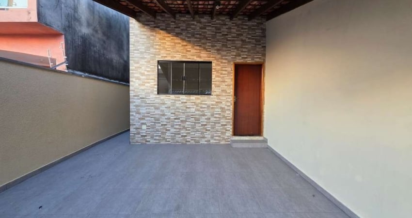 Casa à venda em Hortolândia-SP: 2 quartos, 2 salas, 1 banheiro, 2 vagas de garagem e 98m² no Jardim Terras de Santo Antônio!