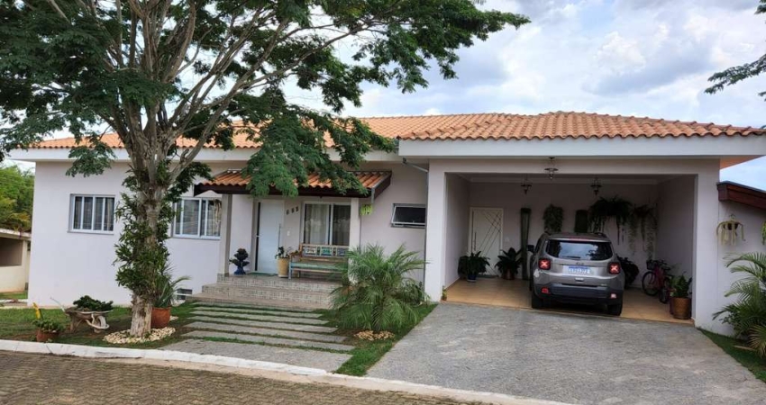 Casa de luxo em condomínio: 3 quartos, 2 salas, 2 banheiros, 5 vagas de garagem, 220,00 m² em Estância Árvore da Vida, Sumaré-SP!