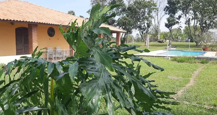 Imperdível: Sitio à venda em Sarapuí-SP, Zona Rural, 3 quartos, 1 suíte, 2 salas, 3 banheiros, 5 vagas de garagem, 65.430m²!