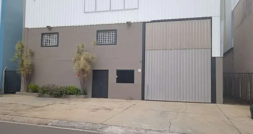 Galpão industrial de alto padrão em condomínio para locação em Sumaré-SP - 2 salas, 2 banheiros, 12 vagas, 640m²!