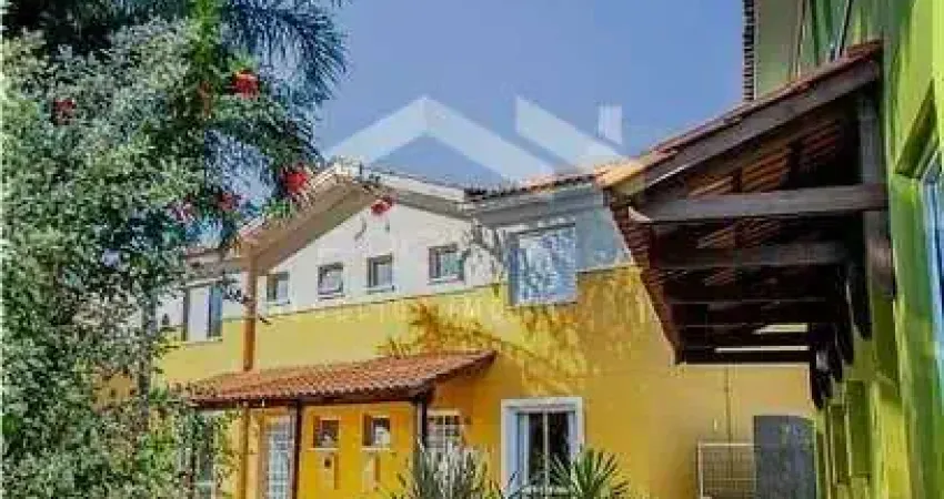 Imóvel de alto padrão à venda em condomínio fechado no Parque Villa Flores, Sumaré-SP: 3 quartos, 1 suíte, 2 salas, 3 banheiros e 1 vaga de garagem.