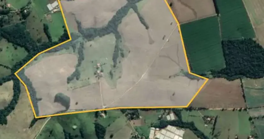 Conheça o incrível Sítio à venda em Área Rural de Itapetininga-SP: 2 quartos, 1 sala, 1 banheiro, 1 vaga de garagem e 968.000,00 m² de área!