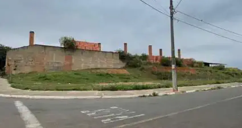 Terreno Comercial de Esquina 806.12, Agua, Energia, Esgoto, Asfalto, Ótima Localização, Oportunidade!