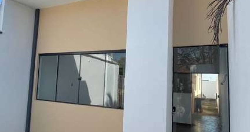 Casa Térrea Nova 75m2 2 Dorms, Sala, Cozinha, Banheiro, 1 Vaga Descoberta, Murada, Calha na Casa Toda, Terreno 125m2.