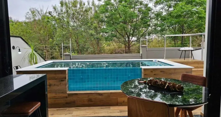 Casa Duplex 201m2 3 Suítes 1 Master c/Closet, lavabo, escritório, ampla área social toda integrada, área de serviço, varanda gourmet e 4 vagas de gara
