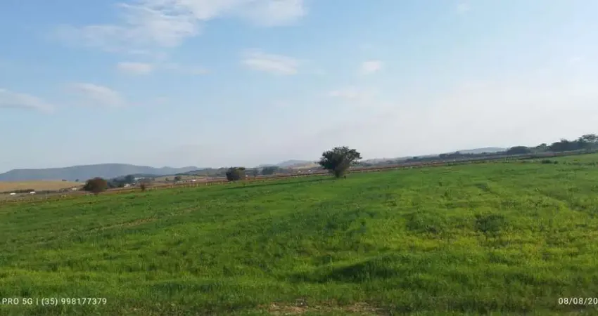 Fazenda 71 Alqueires 20 kms de Pouso Alegre, 1 Km da Fernão Dias, Pagamento Parcelado