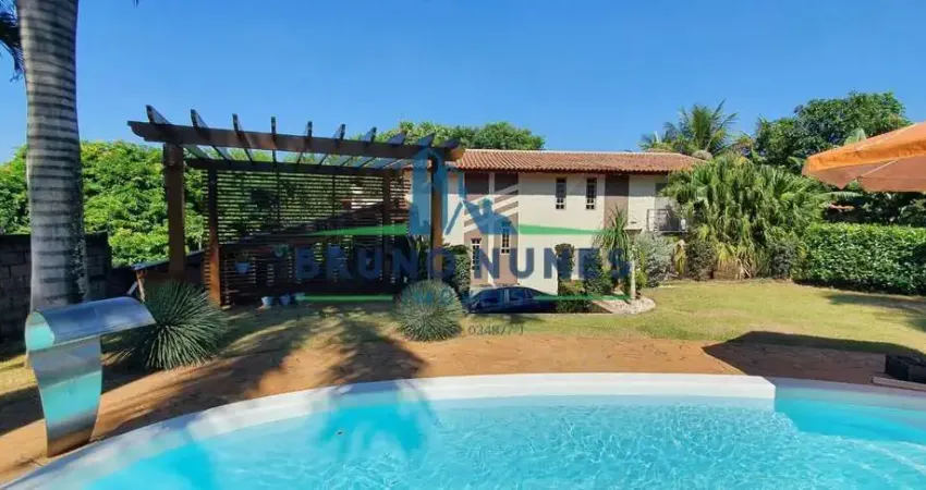 Chácara à venda em Artur Nogueira-SP, Jardim Arrivabene: 5 quartos, 3 salas, 3 banheiros, 5 vagas, 150m²!
