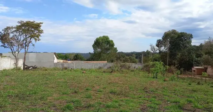 Terreno 300m2 Plano Área de chácaras. Um do lado do outro na cidade de Jarinu sp Documentação escritura registrada. Vende separadamente. 6 km da cidad