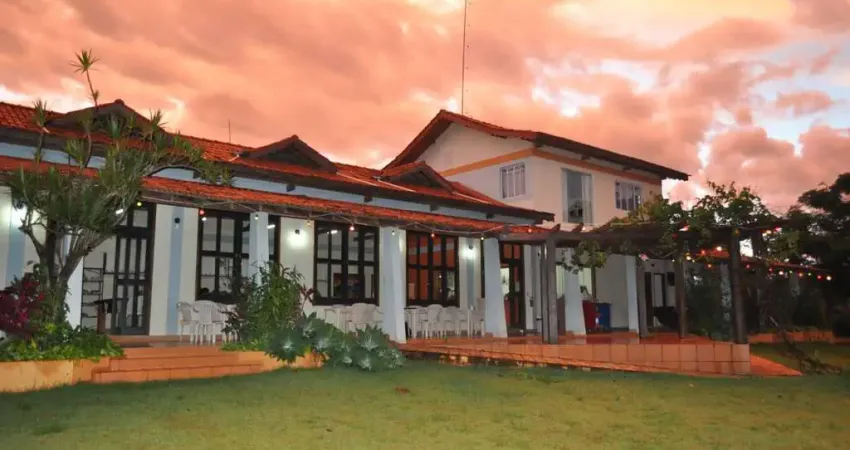 Pousada 4 Alqueires Terreno, 991m2 Área Construída, as Margens da Represa de Furnas, Prédio 468m2, Casa Caseiro 60m2, Casa do Lago 93m2, 4 Chalés 370m