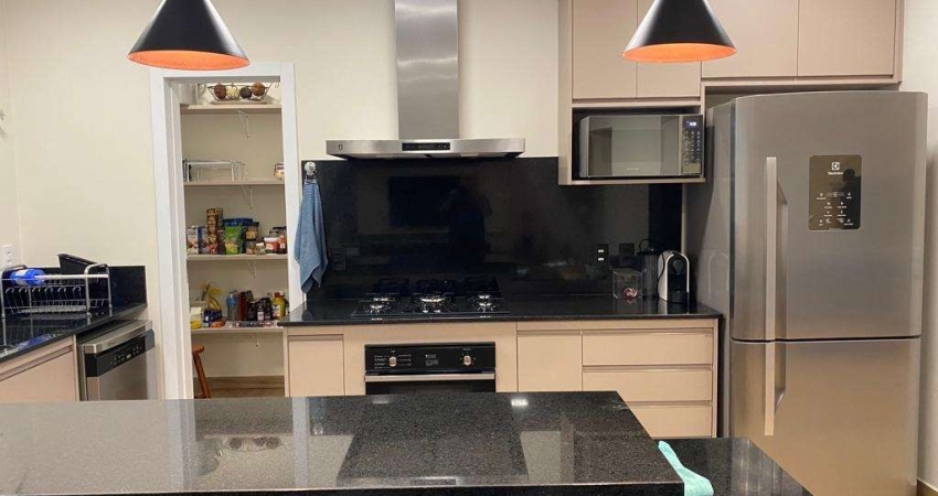 Casa Térrea 155m2 2 Suítes,1 Escritório reversível para Dorm,Banheiro Social,Sala Grande,Quintal Grande,Toda mobiliada e decorada,Ar Condicionado