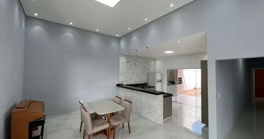 Casa 144,98m2, 3 Dormitórios, 1 Suíte, Cozinha Americana Planejada, Área Gourmet com Piscina e Churrasqueira, 3 Vagas, Ótima Localização