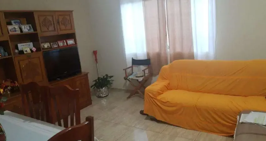Casa Sobrado 200m2, 3 Dormitórios, 1 Suíte, 2 Banheiros, Vaga Coberta, Quintal Amplo, Moveis Planejados, Ótima Localização
