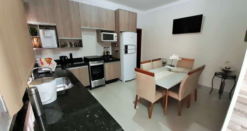 Casa 180m2, 3 Dormitórios, 1 Suíte, Edícula com Churrasqueira, Moveis Planejados, 3 Vagas Cobertas, Ótima Localização