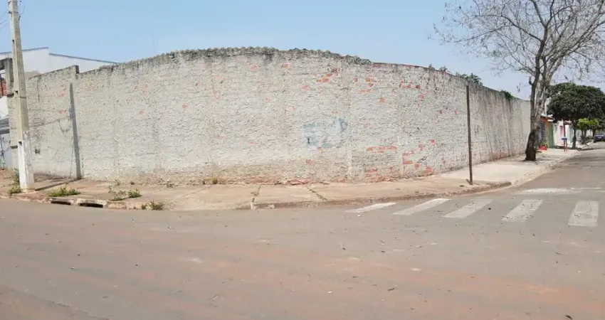 Terreno 525m2, Localização Privilegiada Apenas 5 Minutos do Centro, Terreno Plano e Documentado, De Esquina