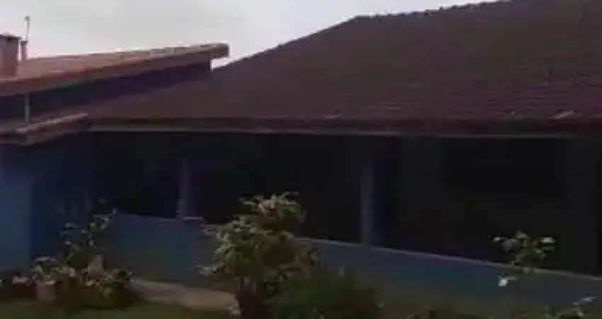 Chácara 32.900m2, 14mil m2 em Parreiras, Barracão de 100m2, Casa Sede com 160m2, 2 Dormitórios, Área de Churrasqueira, Ótima Localização