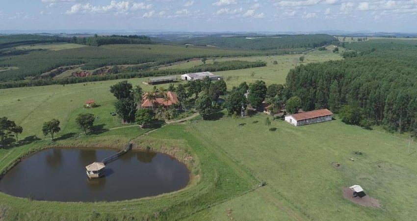 Fazenda 97 Alqueires, Boa de Água com Várias Nascentes e Lago, Casa Sede Com + de 1.000m², 4 Suítes, Despensa, 3 Casas Caseiro, 3 Barracõs, Curral