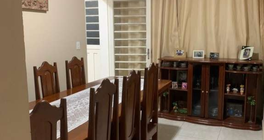 Casa 115 m2, Terreno de 580m2, 3 Quartos, 1 Suíte, Área de lazer,  2 Vagas Cobertas,  2 Descobertas, 2 Banheiros