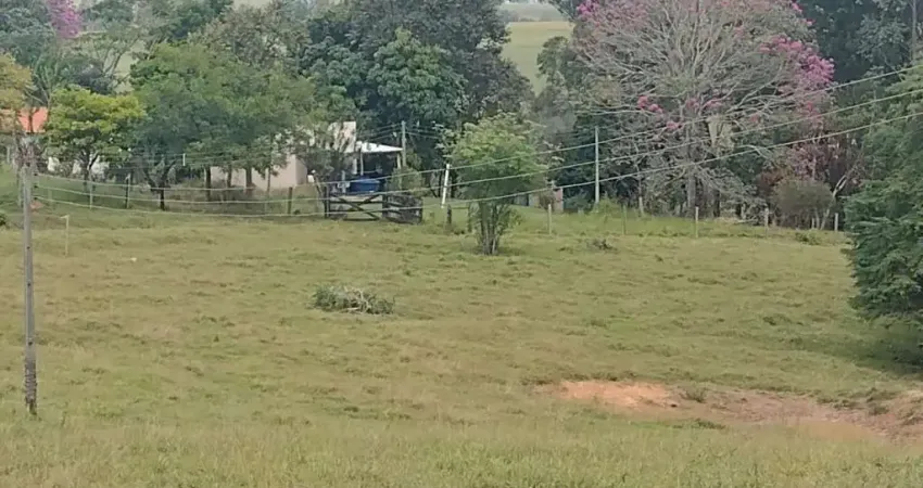 Chácara 4,5 Alqueires Casa Simples e Boa,Poço Caipira Agua Cristalina,Corrego no Fundo,Fácil Acesso 800mts do Asfalto,Ótimo Pasto,27 Kms Itapetininga
