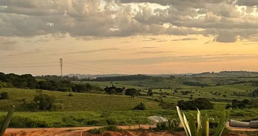 Terreno no Condomínio Colinas do Castelo em Jaguariúna-SP com 394,83m² à venda!