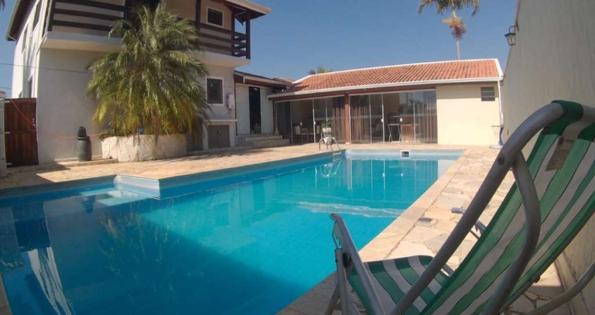 Imperdível Casa em Condomínio à Venda em Sumaré-SP, Bairro Estância Árvore da Vida - 4 quartos, 1 suíte, 2 salas, 3 banheiros, 4 vagas, 260m²!