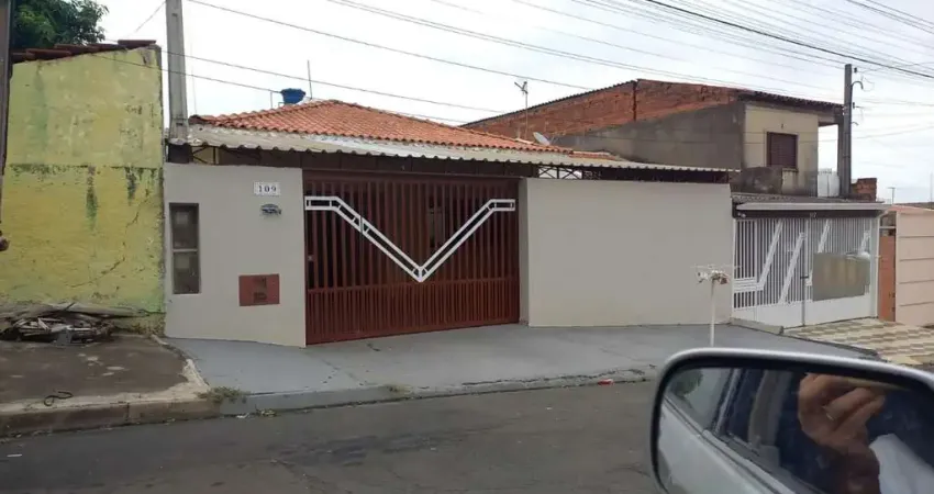 Imperdível Casa à Venda na Vila São Pedro, Hortolândia-SP: 3 Quartos, 1 Suíte, 2 Salas, 3 Vagas de Garagem, 180m²