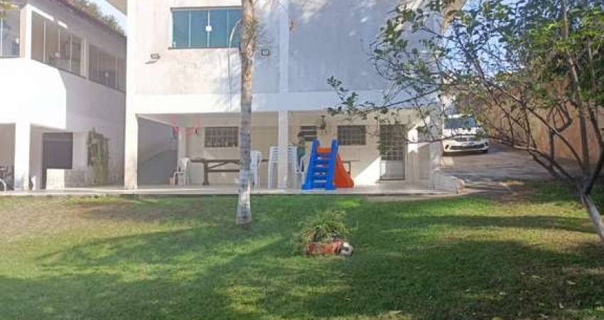 Chácara de Luxo à Venda em Hortolândia-SP, Jardim Santana: 3 quartos, 1 suíte, 2 salas, 2 banheiros, 2 vagas de garagem, 350m².