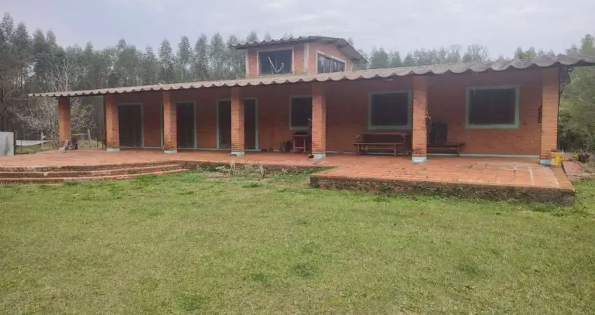 *FAZENDA COM EUCALIPTO A VENDA NA REGIÃO DE BOTUCATU - SP* ??   Área Total: 98,7 Alqueires ou 239 Hectares   Plantação de Eucalipto: 62 Alqueires ou 150 Hectares (Podendo aumentar para 8,2 ou 20 Hecta