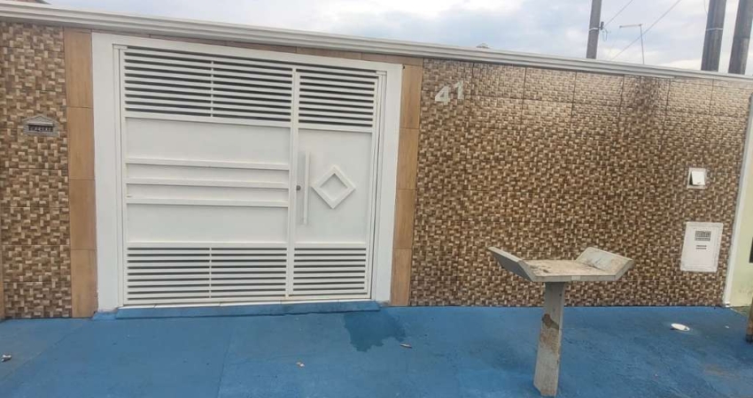 Casa à venda em Americana-SP, bairro Monte Carlo: 2 quartos, 1 sala, 1 banheiro, 4 vagas de garagem, 80 m² de área.