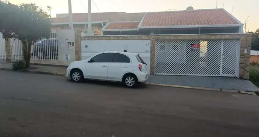 Imperdível: Casa à venda em Hortolândia-SP, Parque Ortolândia! 3 quartos, 1 suíte, 2 salas, 2 banheiros, 2 vagas, 154m².