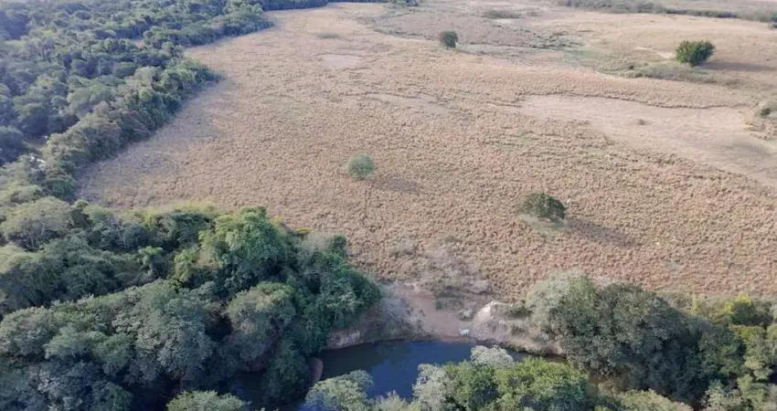*EXCELENTE SÍTIO A VENDA NA REGIÃO DE SOROCABA - SP* ??   Área Total: 25 Alqueires   Pastagem: 18 Alqueires   Topografia: Plana e Semi Plana   Solo: Misto   Hidrografia: Rio Sarapuí   Benfeitorias: Ca