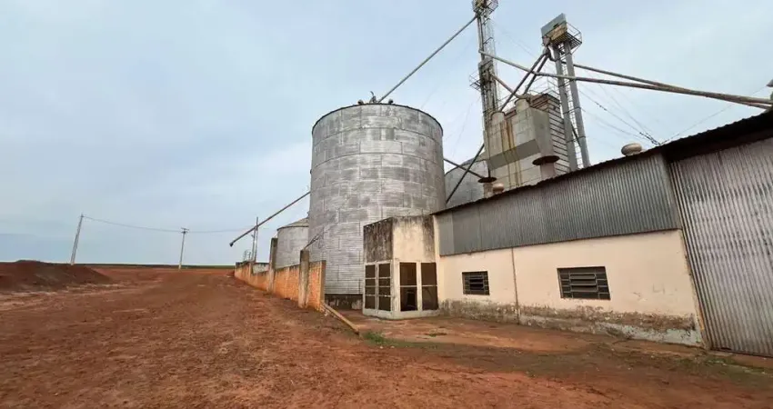 *excelente fazenda a venda em itaberá - sp* ??     *localizada em uma das melhores regiões produtoras de grãos do estado* ?   área total: 1.669,80 hectares ou 690 alqueires  70% agricultura de grãos  