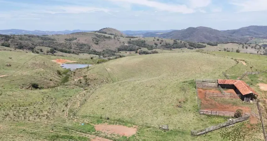 *excelente fazenda a venda em capão bonito - sp* ??   formação: pecuária de corte   área total: 170,59 hectares ou 70,49 alqueires   pastagem: 145,2 hectares ou 60 alqueires   topografia: ondulada   s