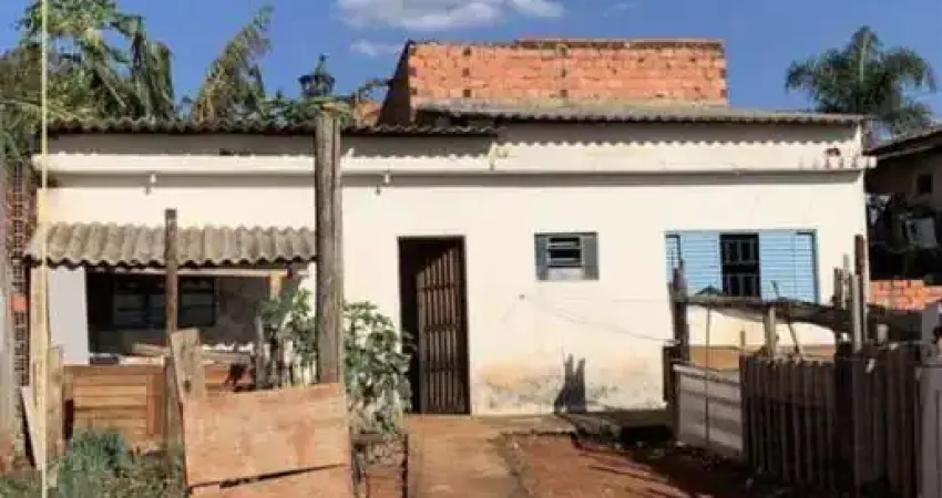 Imperdível oportunidade! casa à venda em tatuí-sp, no jardim santa rita de cássia, 1 quarto, 1 banheiro, 2 vagas de garagem.