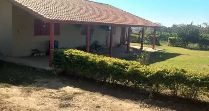 Sítio à venda em itapetininga-sp: 2 quartos, 2 salas, 2 banheiros, 2 vagas de garagem e 152.218,00 m² de área!
