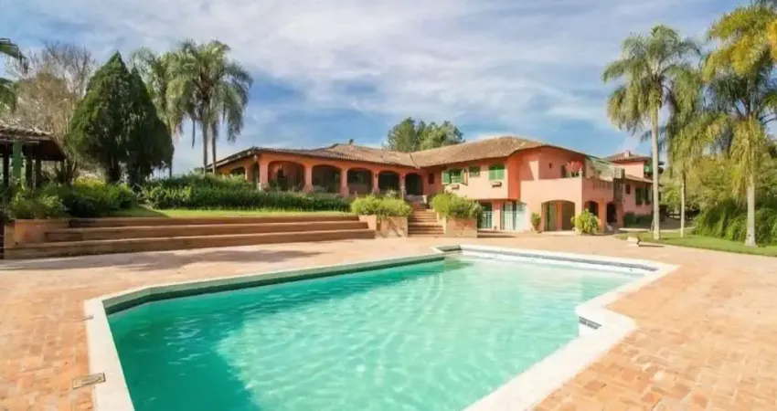 *fazenda de alto padrão a venda na região de sorocaba-sp* ??  área total: 56 alqueires ou 135,6 hectares   formação: agricultura e pecuária   aproveitamento: 80%    solo: misto a vermelho   topografia