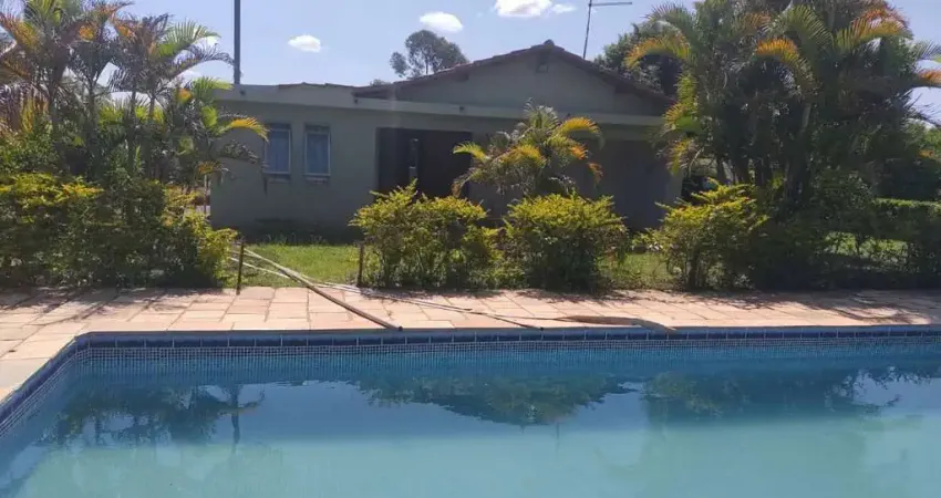 Sítio no município de itapetininga próximo da (usina vista alegre)com 2 alqueires ( escriturado ) casa com 2 dormitórios.sala.cozinha . banheiro.area de serviço. garagem. churrasq