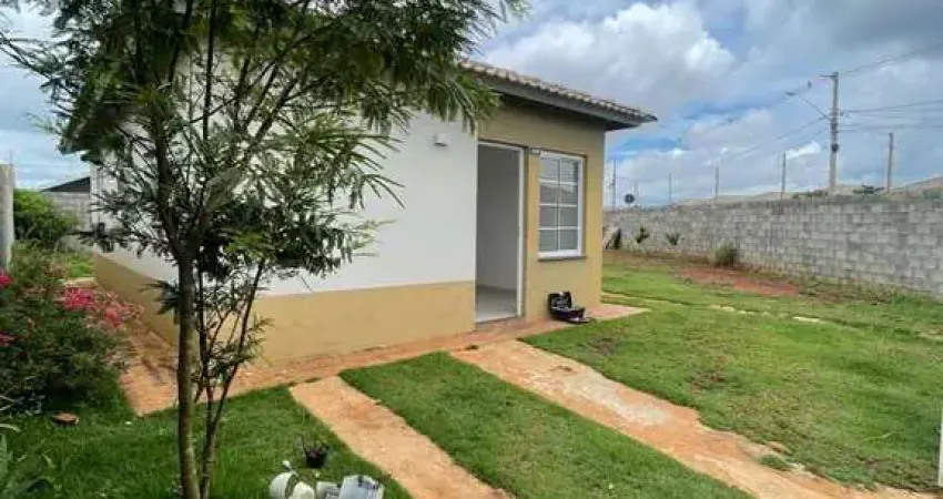Casa à venda em tatuí-sp no residencial vida nova com 2 quartos, sala, banheiro, 4 vagas e 46m² de área. aproveite!