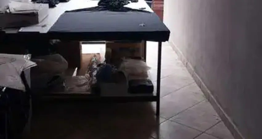 Casa à venda Parque Gramado 2 dormitórios Banheiro social Área de serviço Cozinha e sala conjugada Garagem 3 veículos 280mil